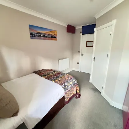 Отель Tralee Holiday Lodge *